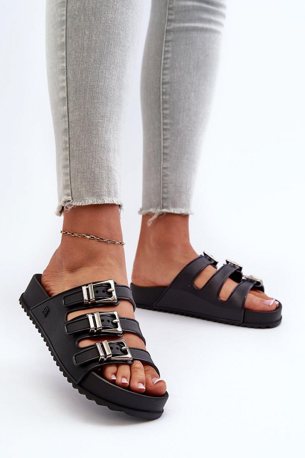 Flip-flops model 197610